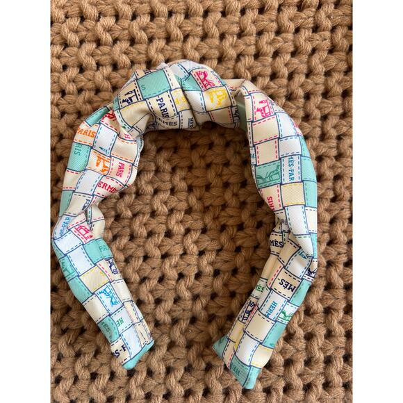 NEW Piggi International Knot Tie Paris Silk Logo Headband Multi Color Pastel main image 4